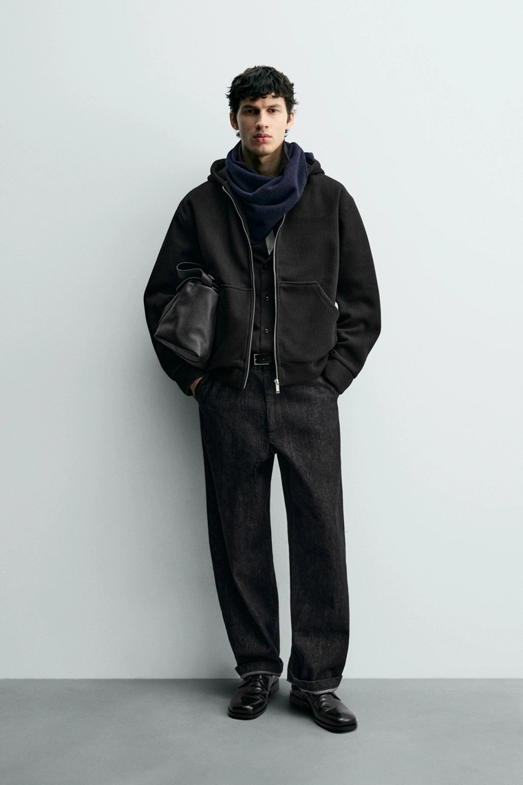 ТОЛСТОВКА С КАПЮШОНОМ И МОЛНИЕЙ В РУБЧИК