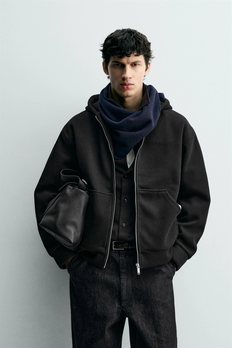 ТОЛСТОВКА С КАПЮШОНОМ И МОЛНИЕЙ В РУБЧИК