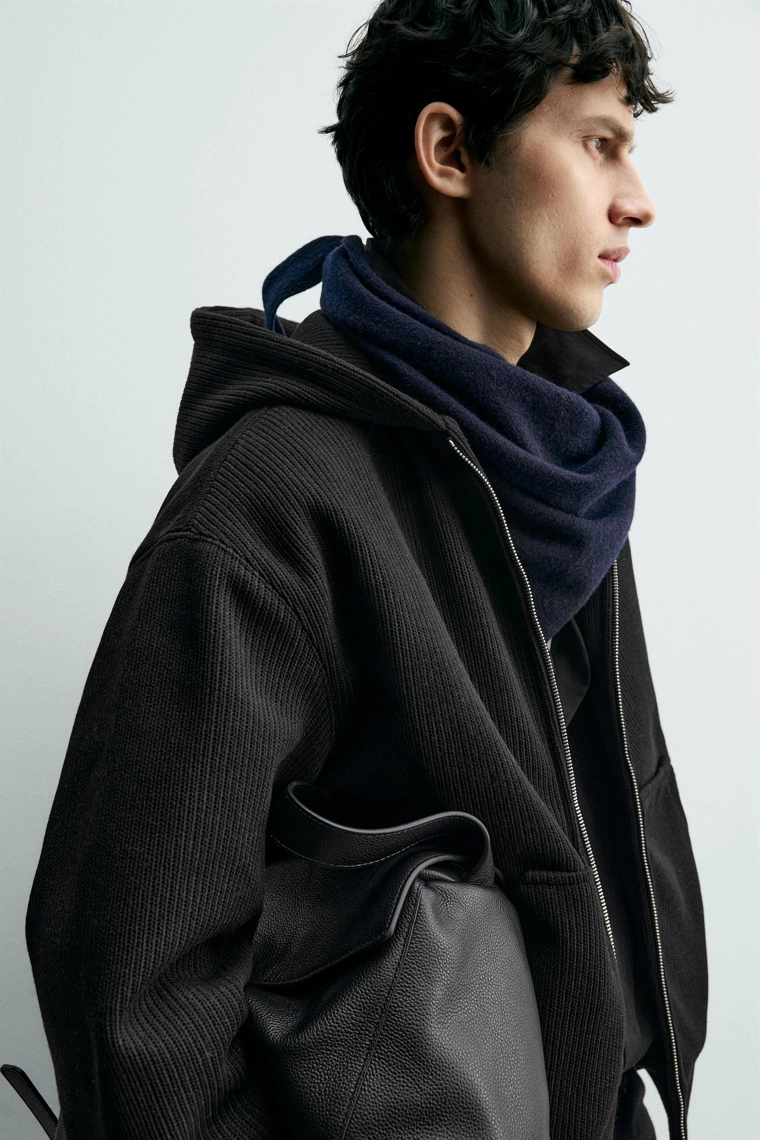 ТОЛСТОВКА С КАПЮШОНОМ И МОЛНИЕЙ В РУБЧИК