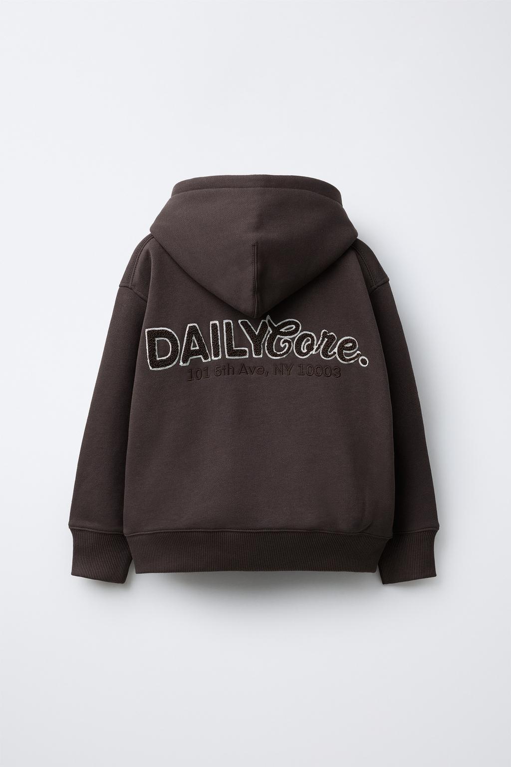 ХУДИ ИЗ МАХРОВОЙ ТКАНИ С НАДПИСЬЮ