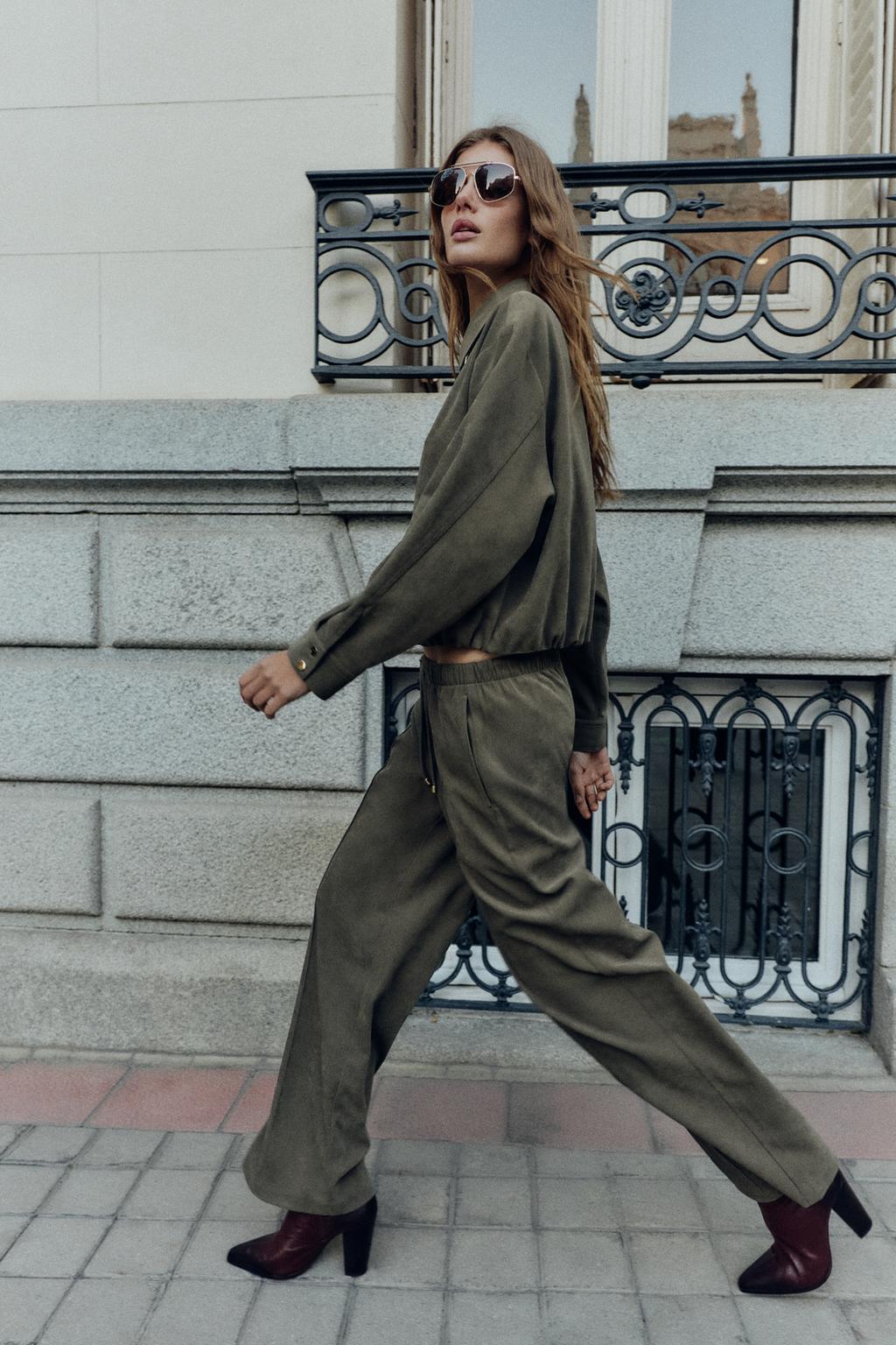 ШИРОКИЕ БРЮКИ С ЭЛАСТИЧНЫМ ПОЯСОМ