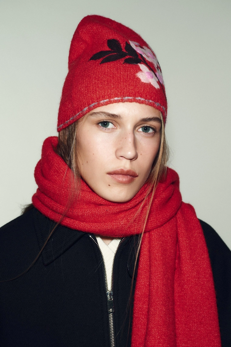 ШАПКА-БИНИ «КОНТРАСТНЫЕ ЦВЕТЫ»