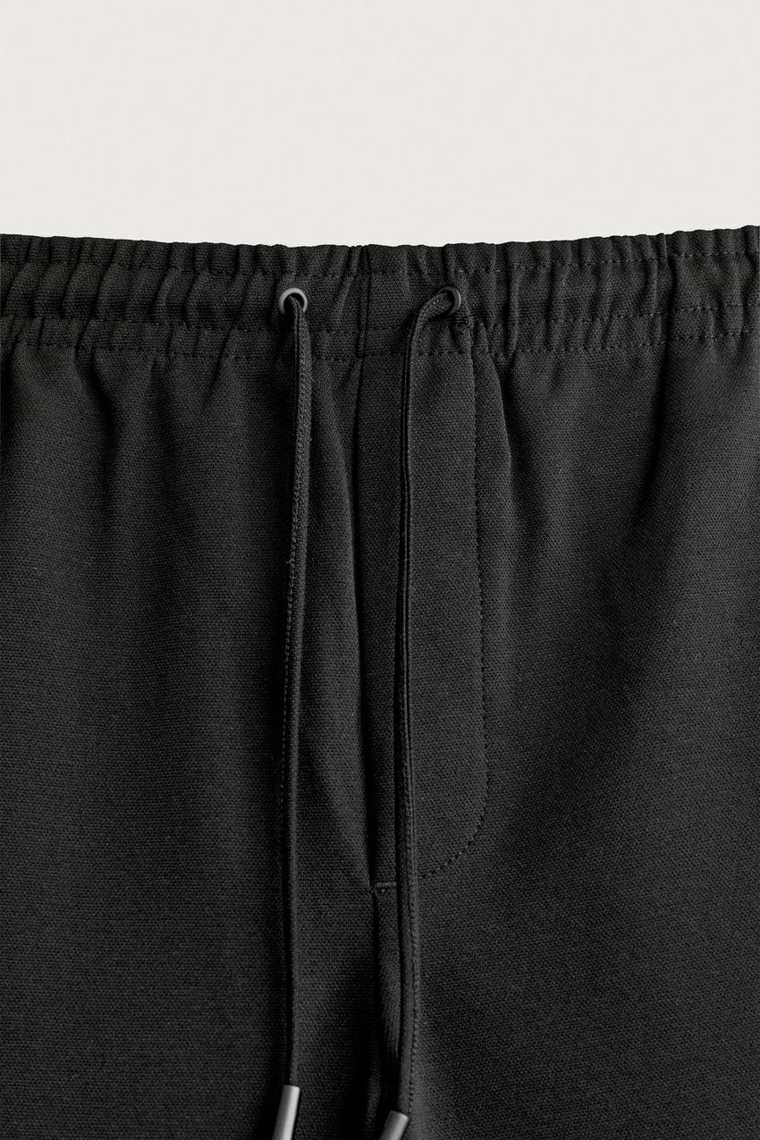 БРЮКИ-ДЖОГГЕРЫ КОМФОРТНОЙ ПОСАДКИ NON IRON