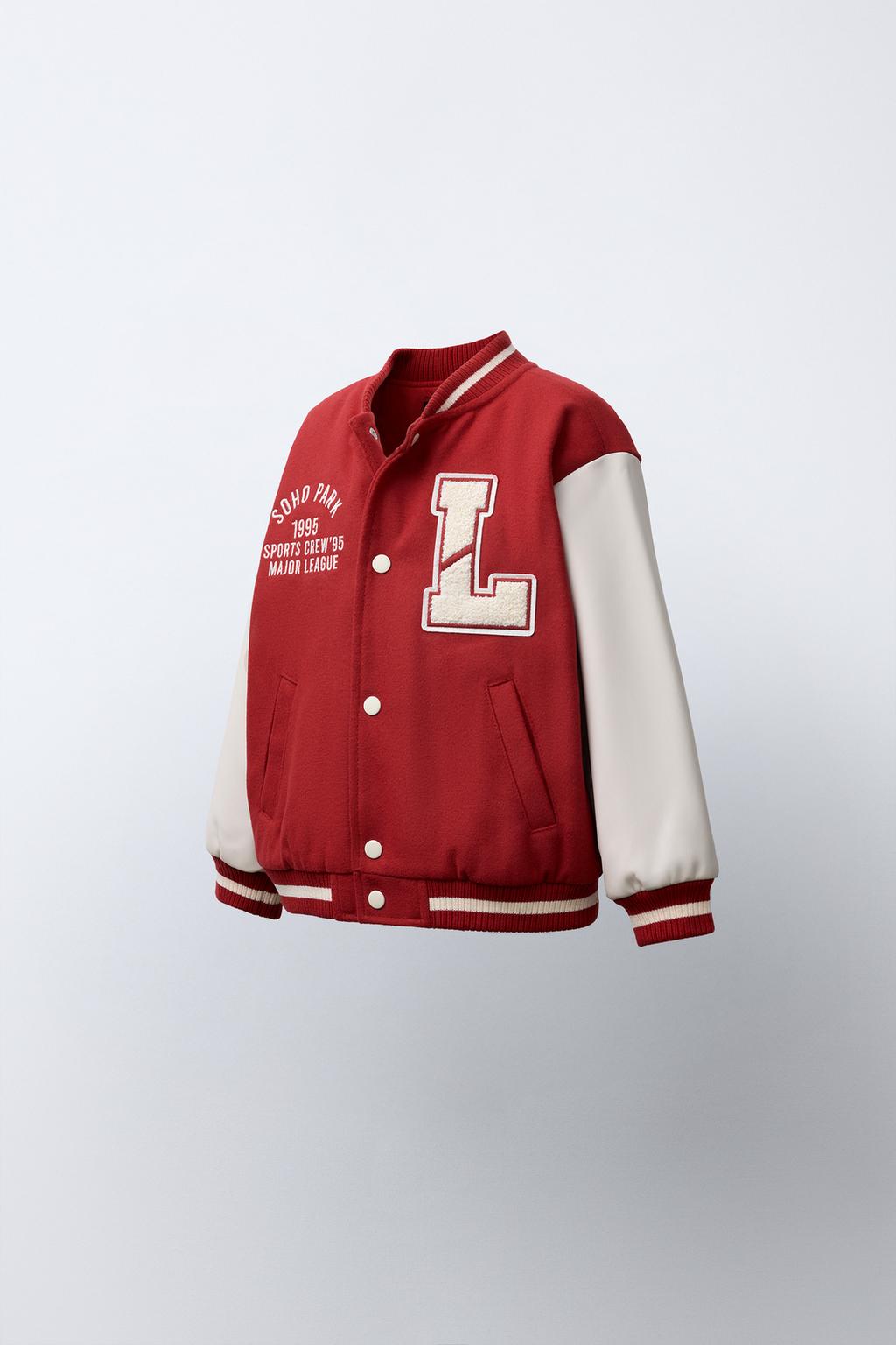 БОМБЕР ИЗ ТКАНИ С РУКАВАМИ ИЗ ИСКУССТВЕННОЙ КОЖИ И НАШИВКАМИ