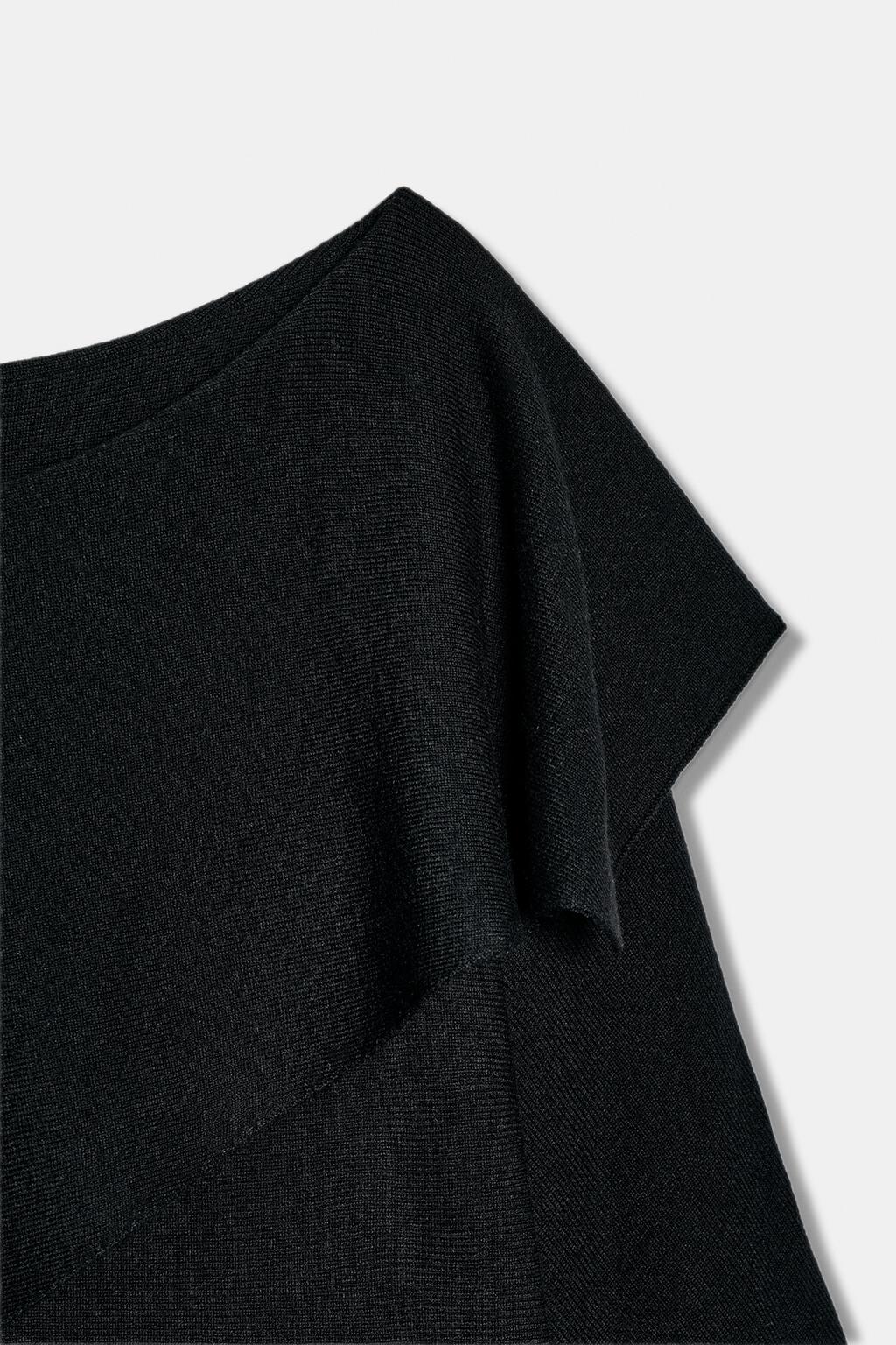 ВЯЗАНЫЙ ДЖЕРСИ-КЕЙП