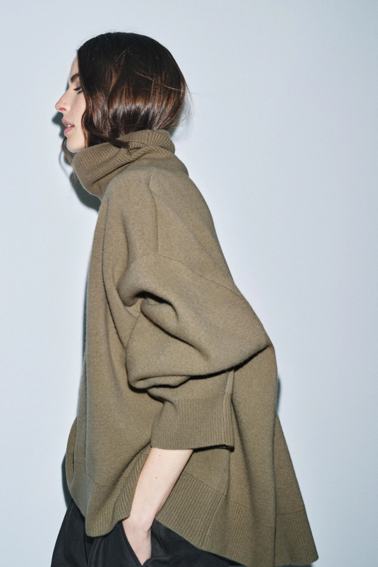 СВИТЕР ОВЕРСАЙЗ ИЗ 95% ШЕРСТИ