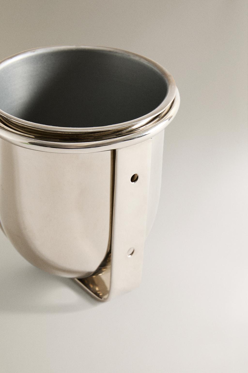 Сияющий держатель для зубных щёток из металла