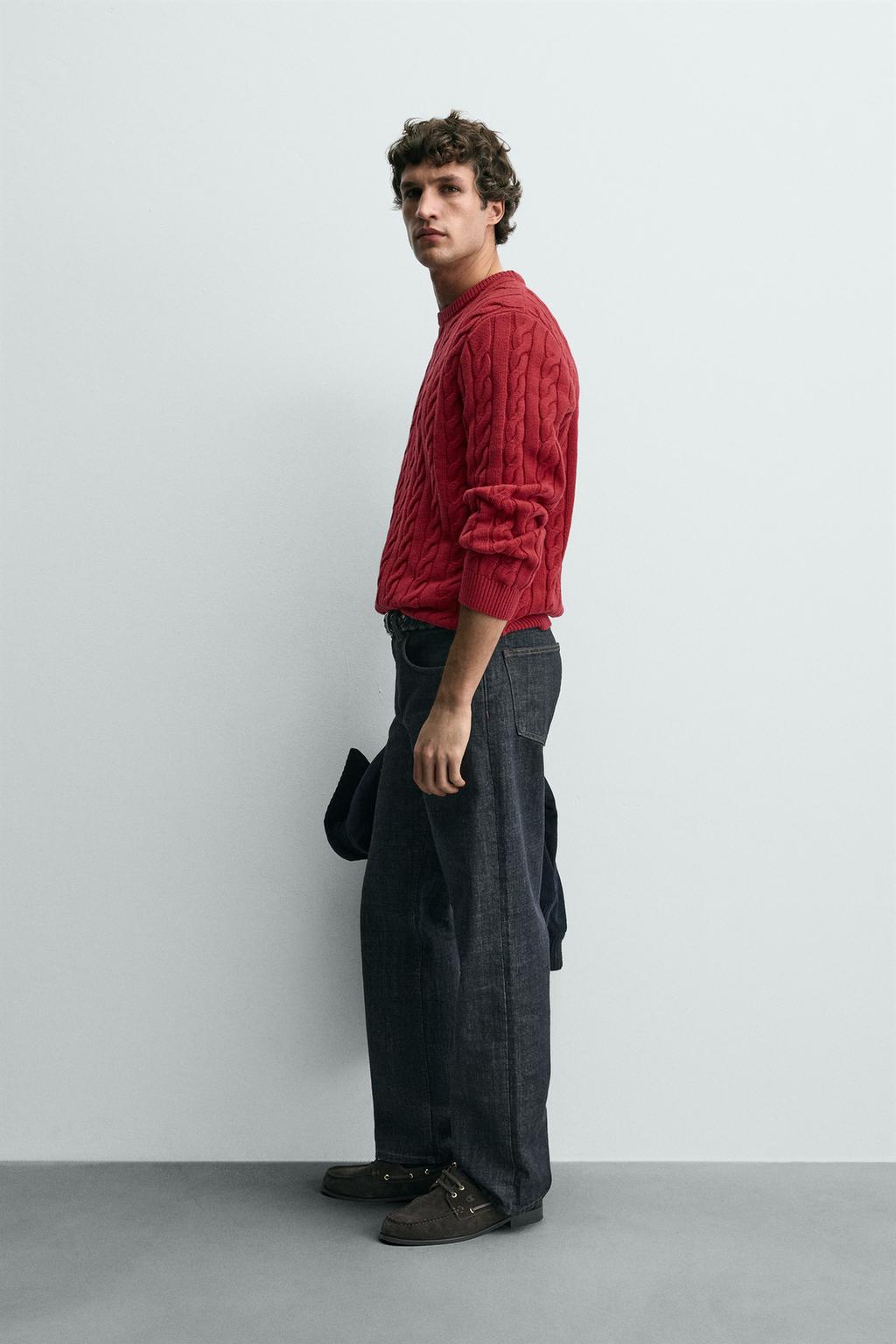 СВИТЕР С УЗОРОМ «КОСЫ»