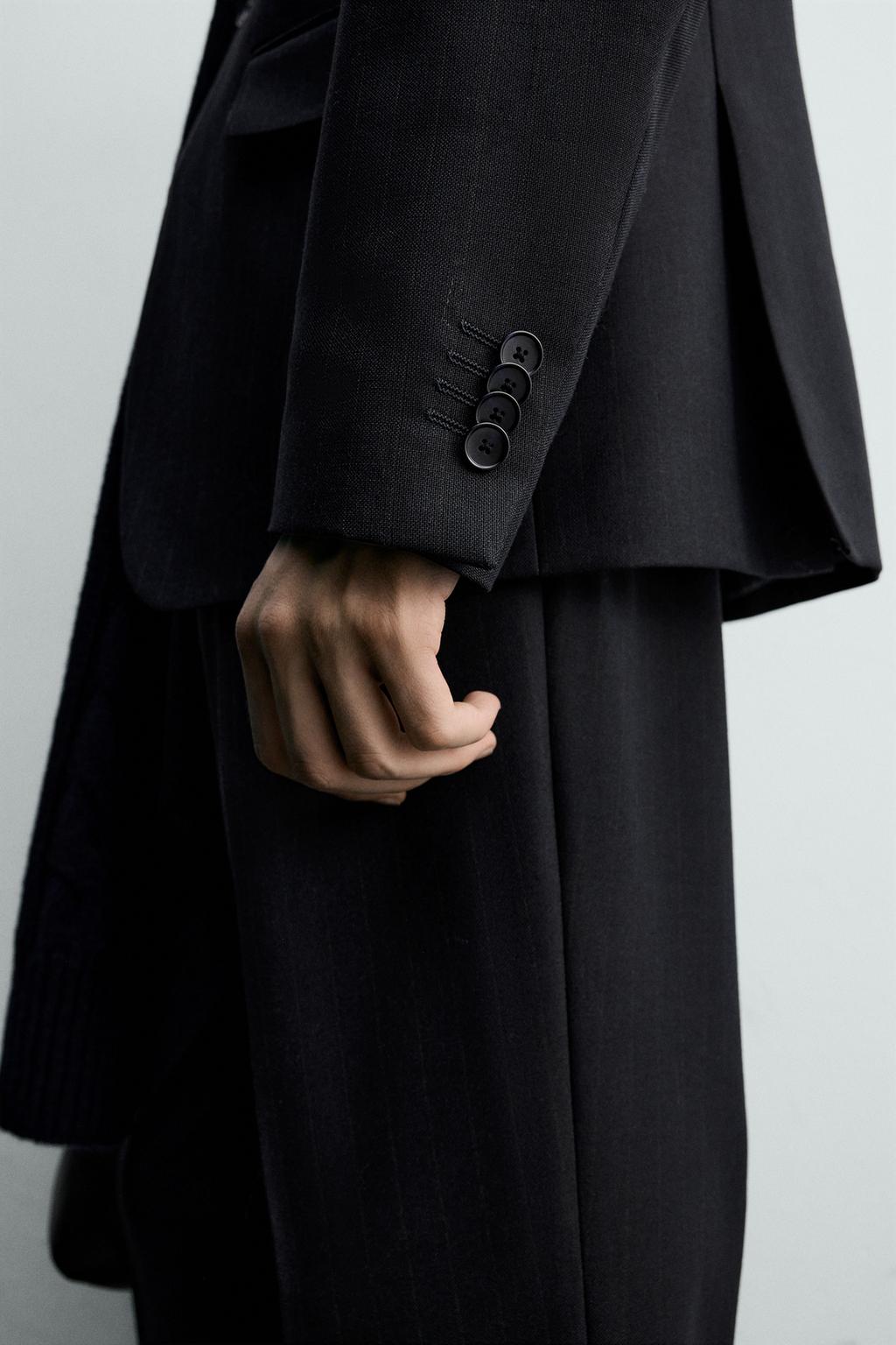 КОСТЮМНЫЙ БЛЕЙЗЕР В ТОНКУЮ ПОЛОСКУ