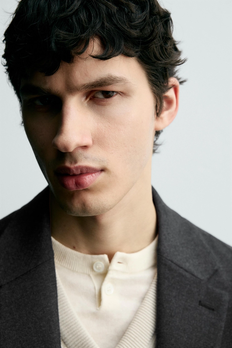 КОСТЮМНЫЙ БЛЕЙЗЕР ИЗ 100% ШЕРСТИ