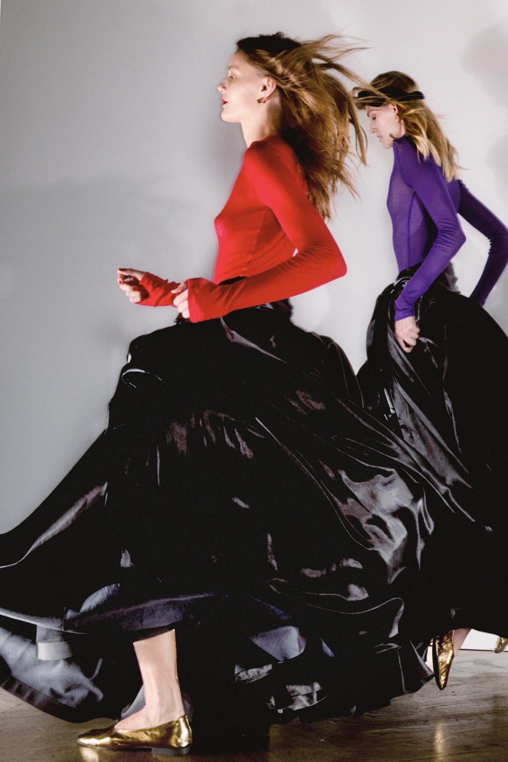 БАЛЕТКИ ИЗ ЛАМИНИРОВАННОЙ КОЖИ