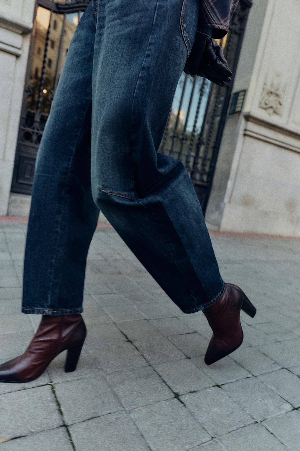 КОЖАНЫЕ БОТИЛЬОНЫ НА ВЫСОКОМ КАБЛУКЕ В КОВБОЙСКОМ СТИЛЕ