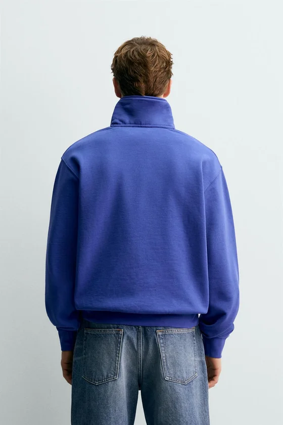 ТОЛСТОВКА С ВОРОТНИКОМ НА МОЛНИИ И ЛЕНТОЙ AARON LEVINE X ZARA