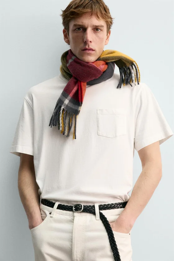 ФУТБОЛКА С КАРМАНОМ AARON LEVINE X ZARA