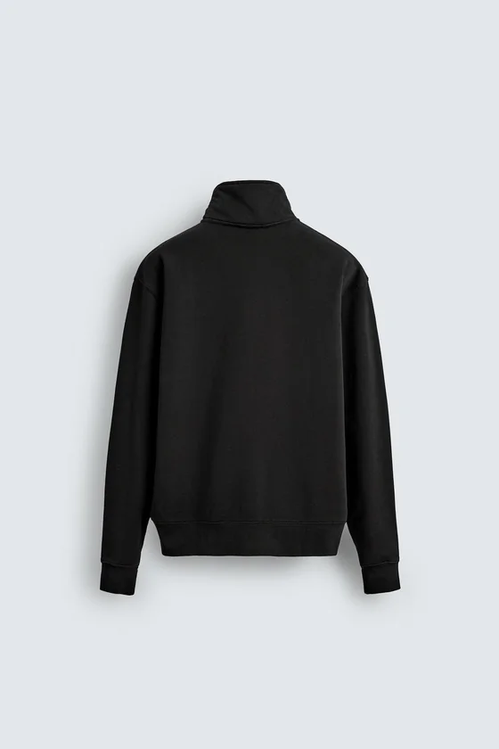 ТОЛСТОВКА С ВОРОТНИКОМ НА МОЛНИИ И ЛЕНТОЙ AARON LEVINE X ZARA
