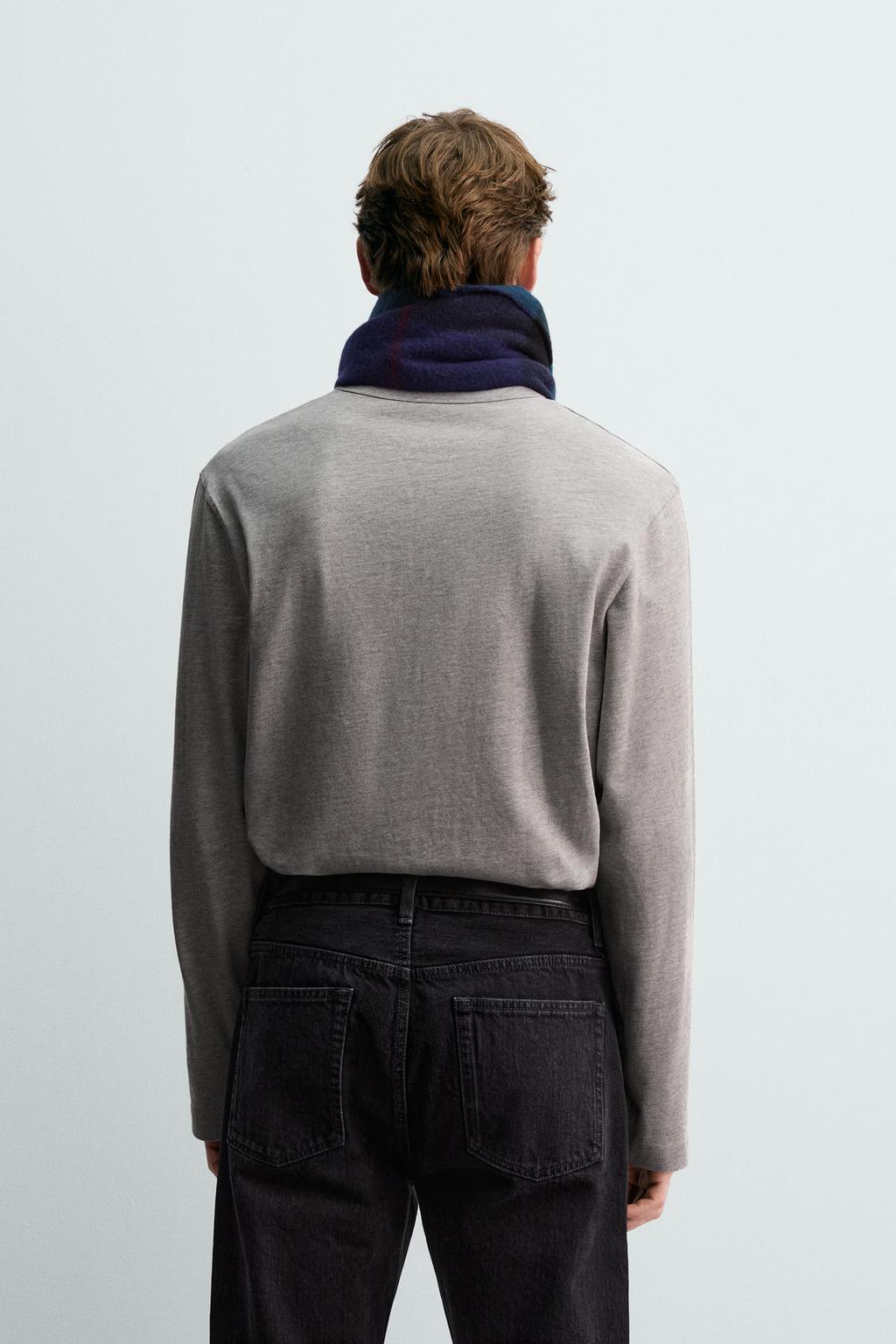 ФУТБОЛКА С ДЛИННЫМИ РУКАВАМИ И НАГРУДНЫМ КАРМАНОМ AARON LEVINE X ZARA