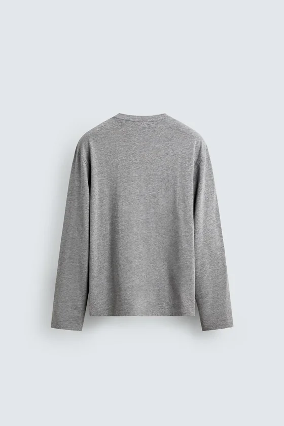 ФУТБОЛКА С ДЛИННЫМИ РУКАВАМИ И НАГРУДНЫМ КАРМАНОМ AARON LEVINE X ZARA