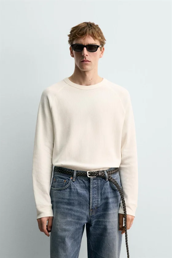 ФУТБОЛКА ИЗ РЕЛЬЕФНОЙ ТКАНИ AARON LEVINE X ZARA
