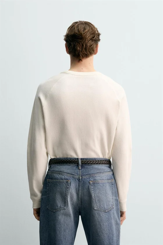 ФУТБОЛКА ИЗ РЕЛЬЕФНОЙ ТКАНИ AARON LEVINE X ZARA