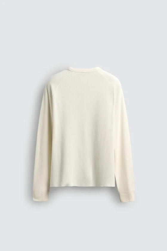 ФУТБОЛКА ИЗ РЕЛЬЕФНОЙ ТКАНИ AARON LEVINE X ZARA