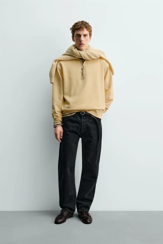 ТОЛСТОВКА С ВОРОТНИКОМ НА МОЛНИИ И ЛЕНТОЙ AARON LEVINE X ZARA