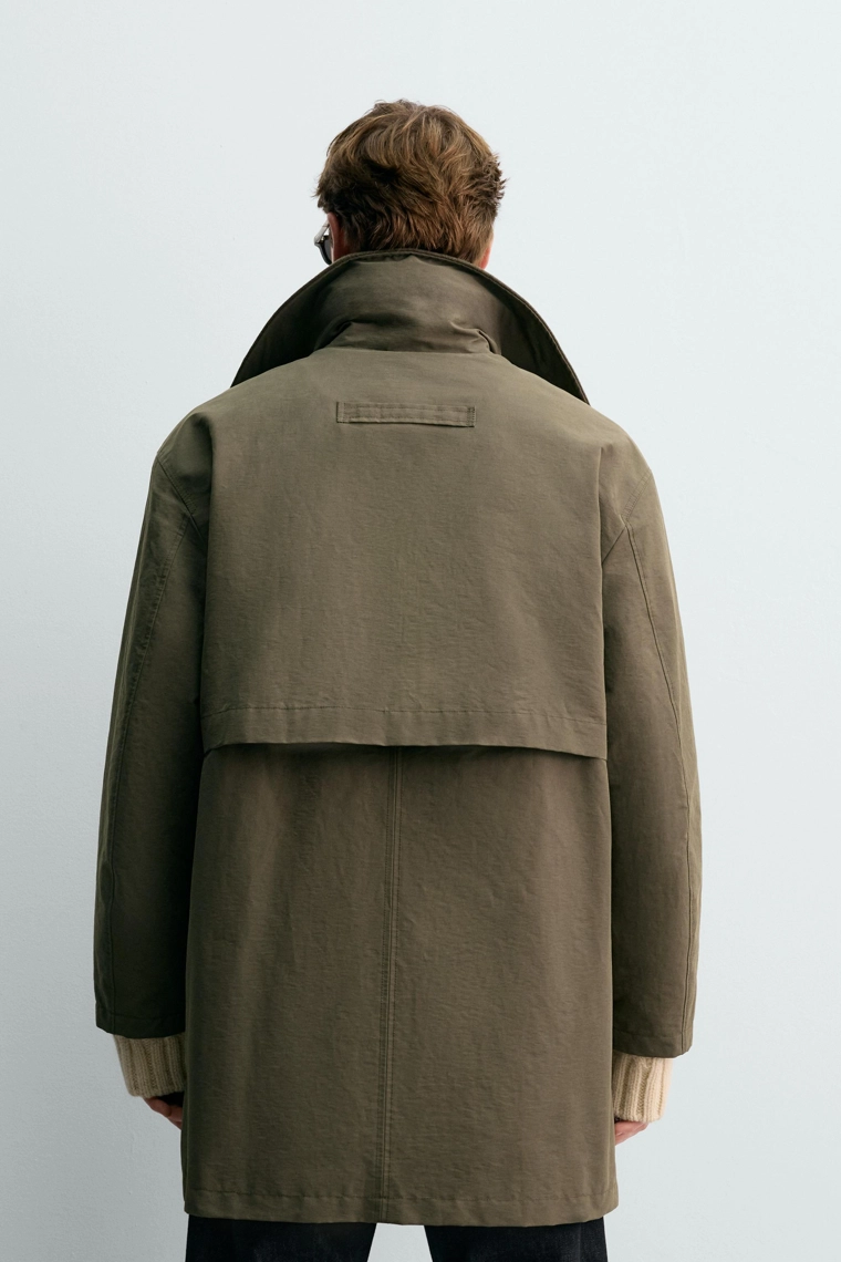 ТЕХНИЧЕСКАЯ ПАРКА С КОМБИНИРОВАННЫМ ВОРОТНИКОМ AARON LEVINE X ZARA