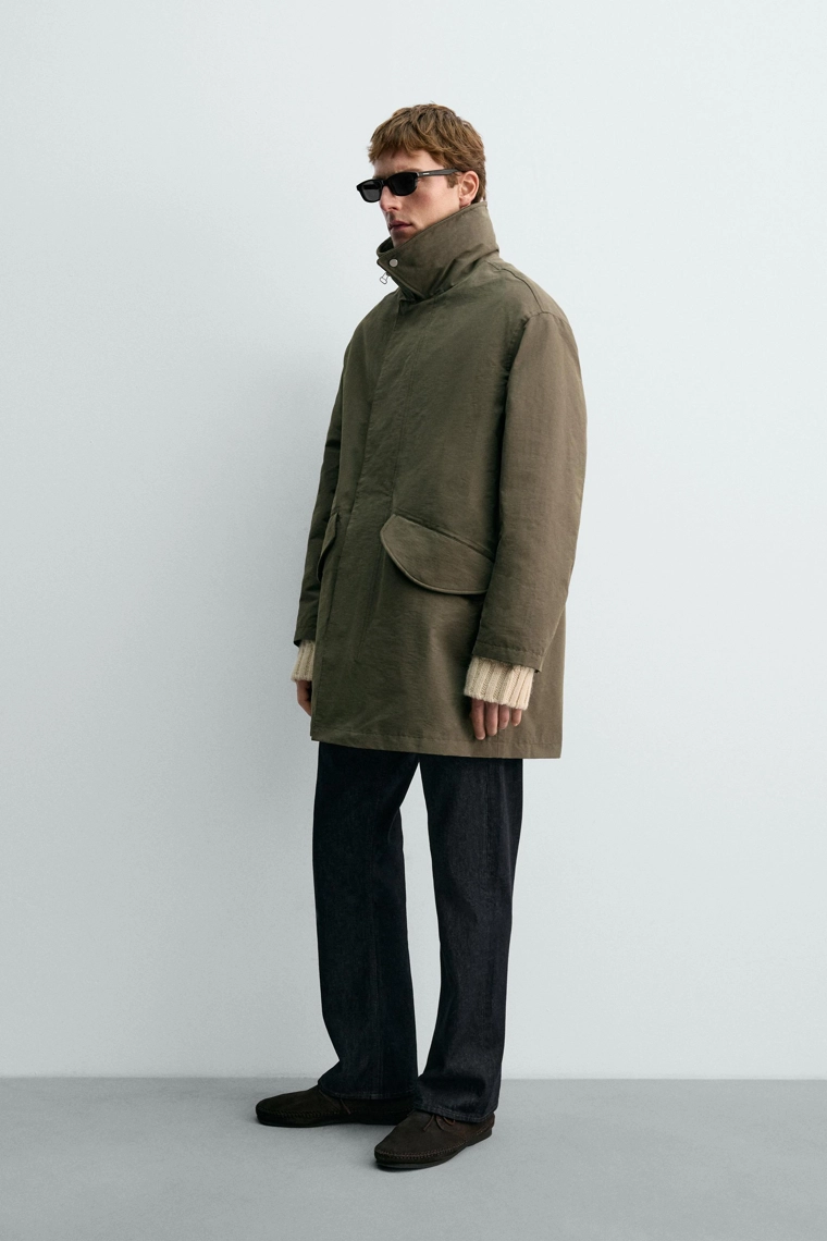 ТЕХНИЧЕСКАЯ ПАРКА С КОМБИНИРОВАННЫМ ВОРОТНИКОМ AARON LEVINE X ZARA