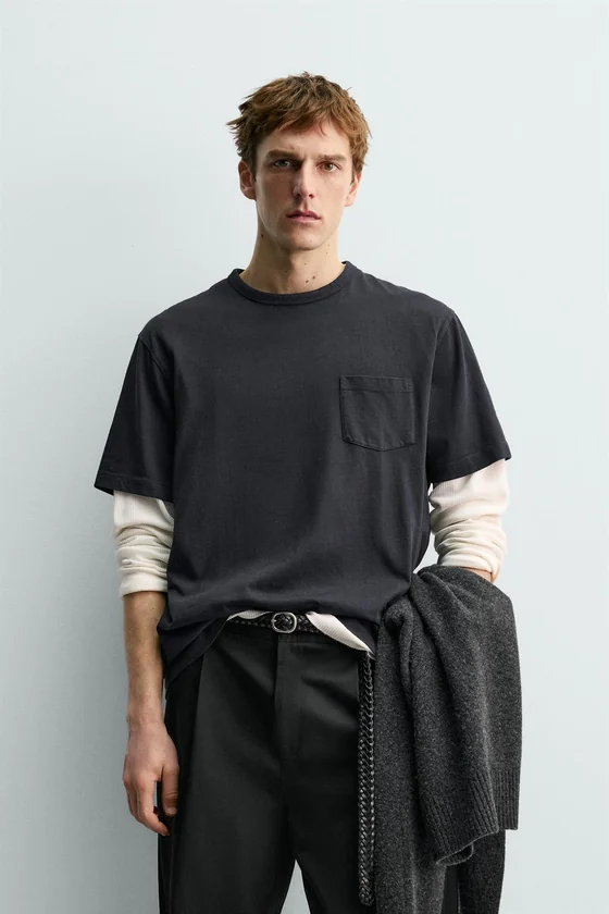 ФУТБОЛКА С КАРМАНОМ AARON LEVINE X ZARA