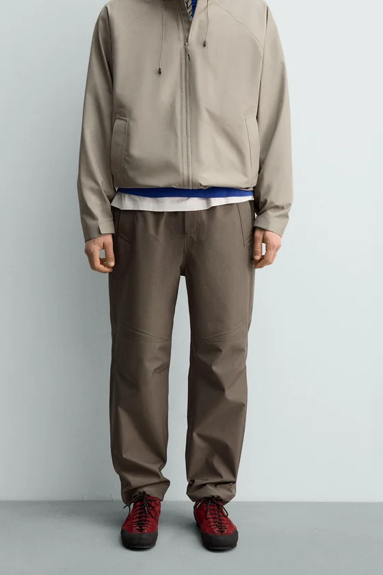 БРЮКИ SHELL ИЗ ВЫСОКОТЕХНОЛОГИЧНОЙ ТКАНИ AARON LEVINE X ZARA