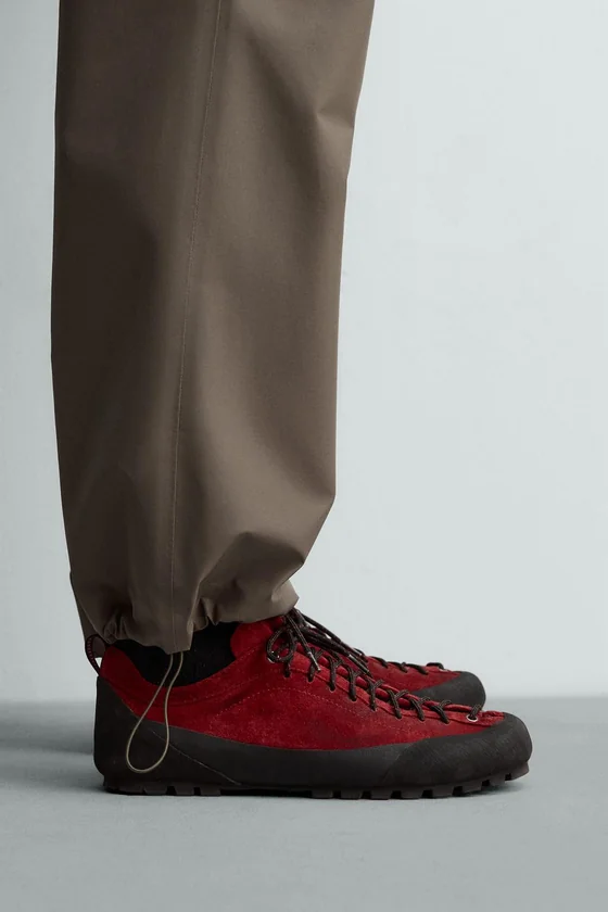 КРОССОВКИ КОЖАНЫЕ С ПОДОШВОЙ VIBRAM® AARON LEVINE X ZARA