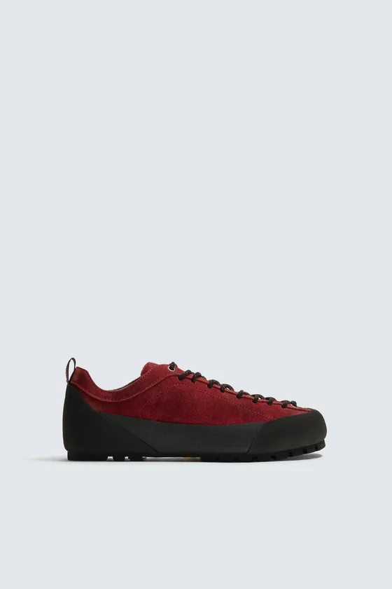 КРОССОВКИ КОЖАНЫЕ С ПОДОШВОЙ VIBRAM® AARON LEVINE X ZARA