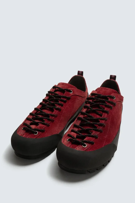 КРОССОВКИ КОЖАНЫЕ С ПОДОШВОЙ VIBRAM® AARON LEVINE X ZARA