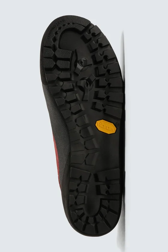 КРОССОВКИ КОЖАНЫЕ С ПОДОШВОЙ VIBRAM® AARON LEVINE X ZARA