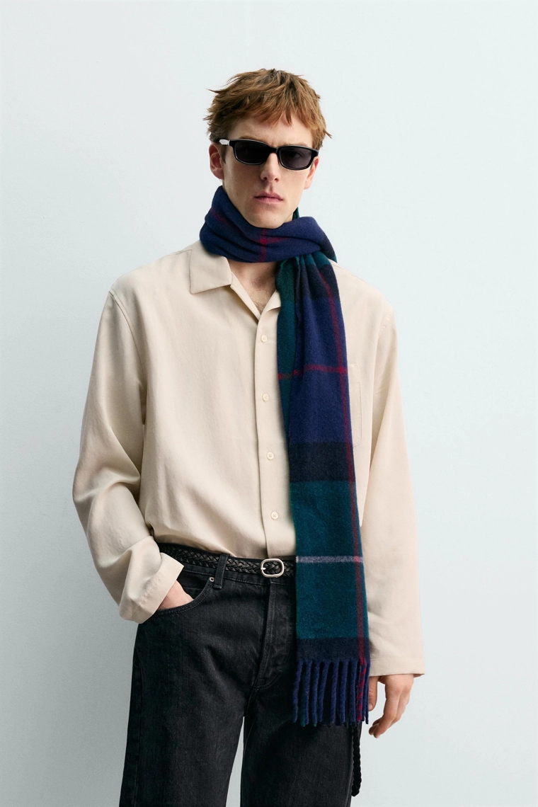 РУБАШКА ИЗ СТРУЯЩЕЙСЯ ТКАНИ СВОБОДНОГО КРОЯ AARON LEVINE X ZARA