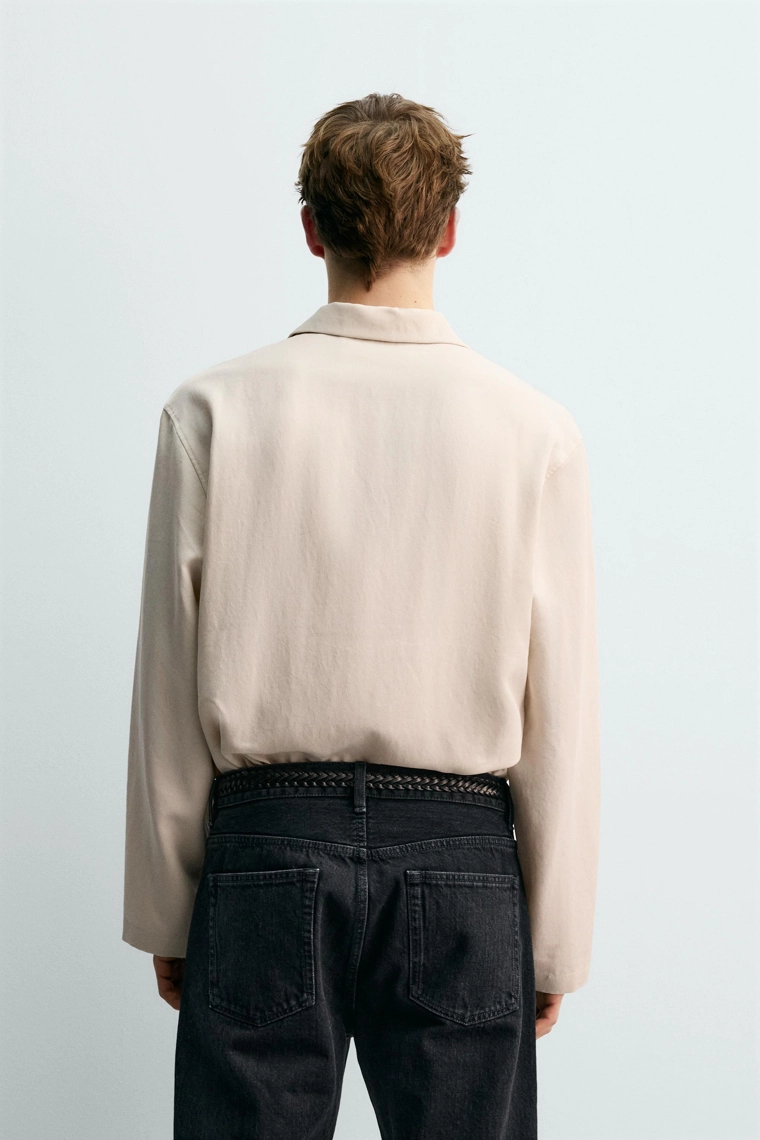РУБАШКА ИЗ СТРУЯЩЕЙСЯ ТКАНИ СВОБОДНОГО КРОЯ AARON LEVINE X ZARA
