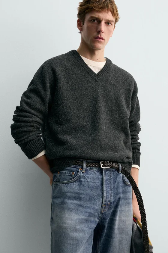 ШЕРСТЯНОЙ СВИТЕР С V-ОБРАЗНЫМ ВЫРЕЗОМ AARON LEVINE X ZARA