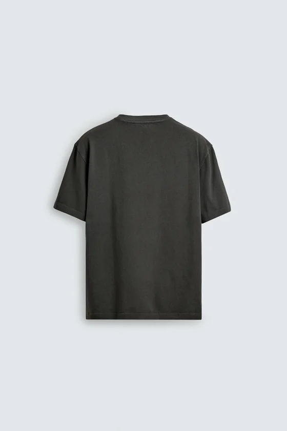 ФУТБОЛКА С КАРМАНОМ AARON LEVINE X ZARA