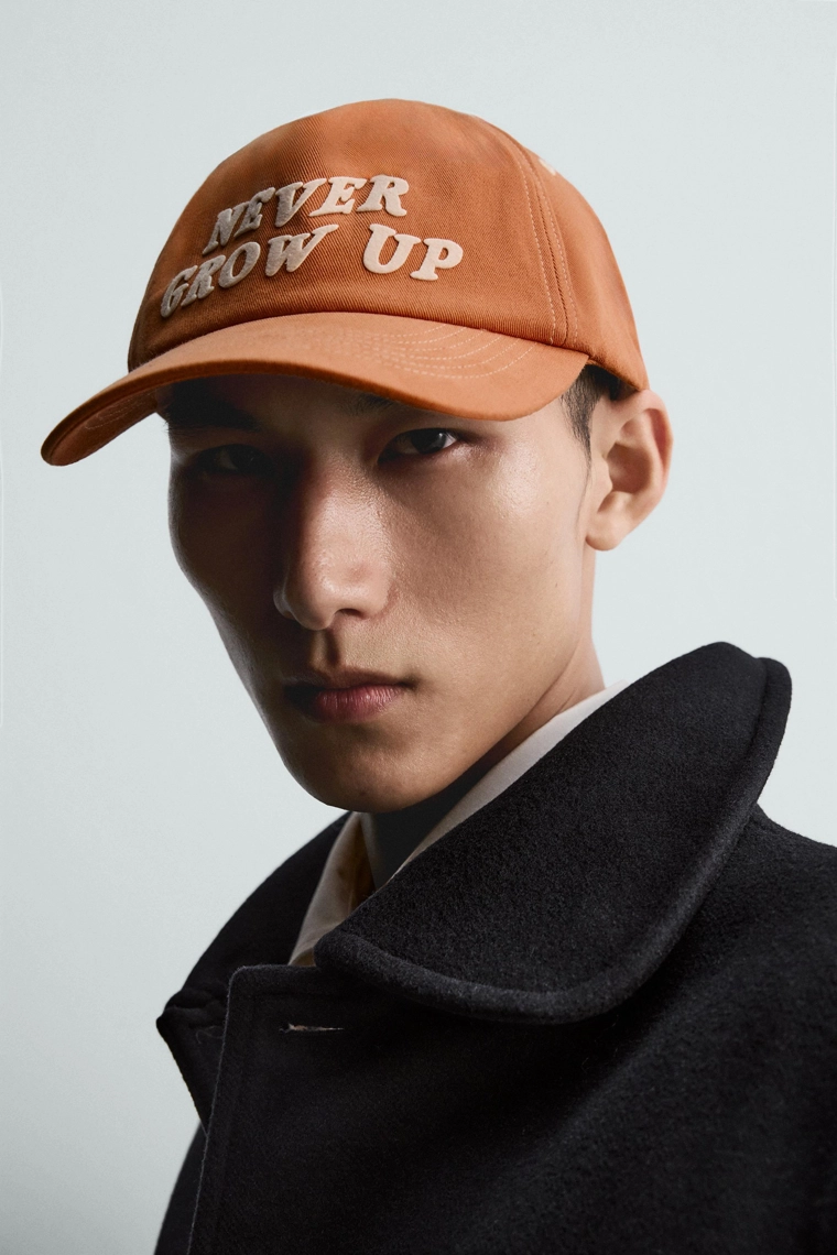 КЕПКА С НАДПИСЬЮ «ПИТЕР ПЭН» HARRY LAMBERT FOR ZARA X DISNEY