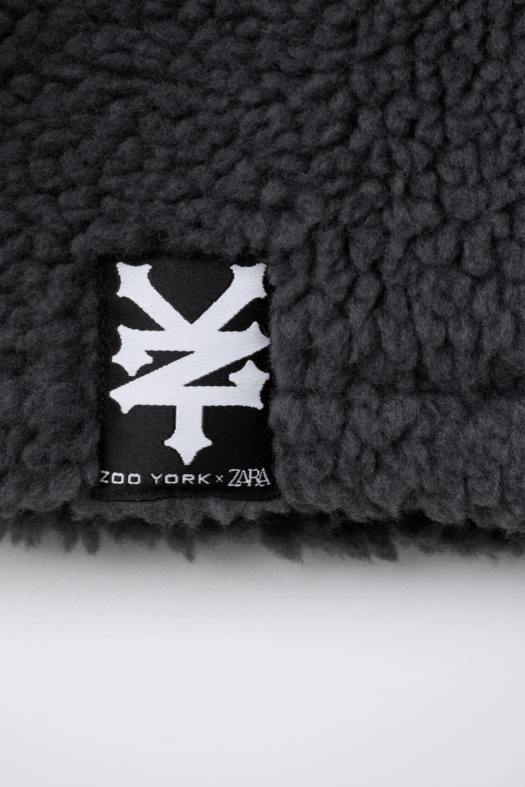 Куртка-рубашка из искусственного меха с отстёгивающимся капюшоном и вышивкой zoo york® x zara