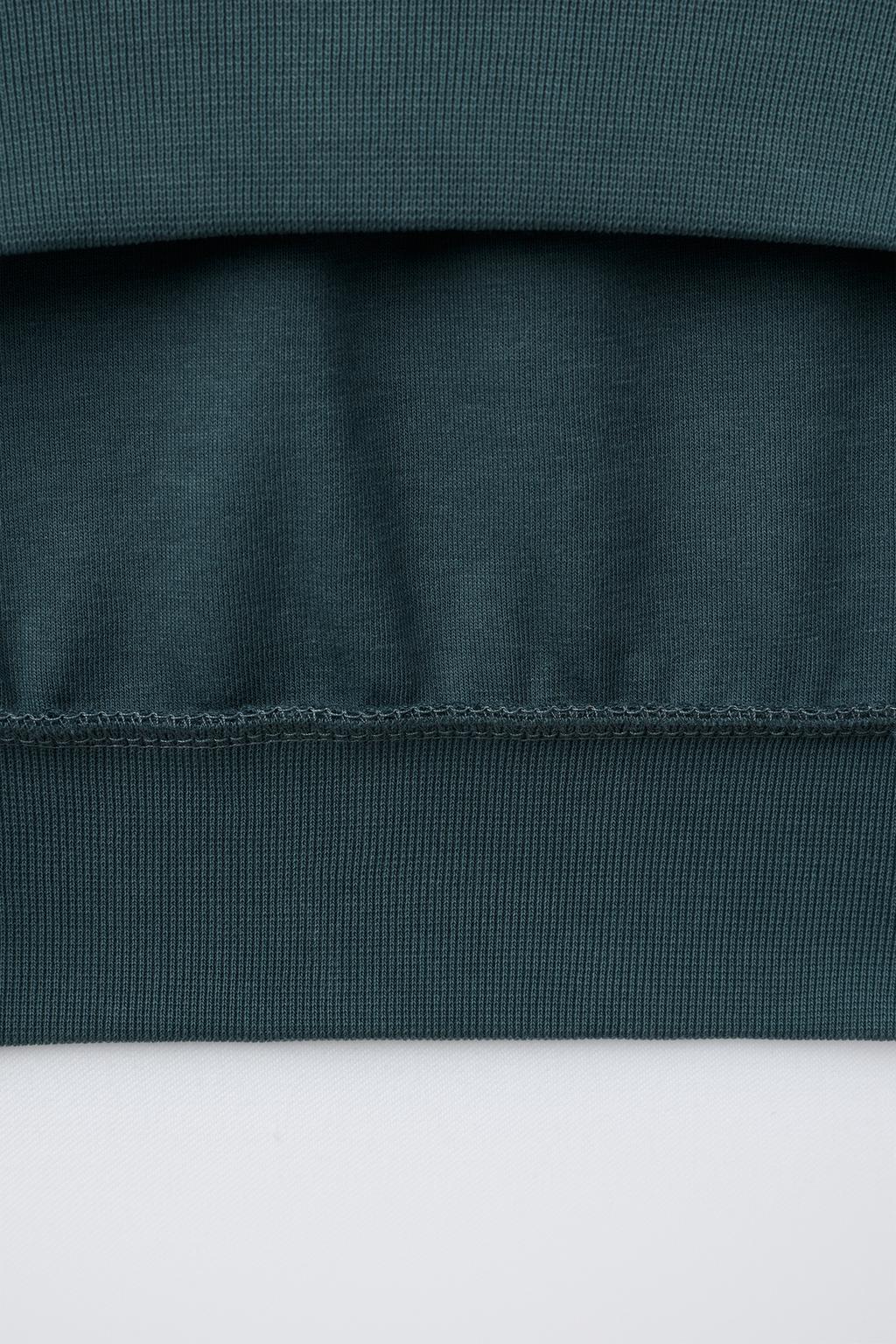 КОМПЛЕКТ ИЗ ТОЛСТОВКИ И ДЖОГГЕРОВ С ТИСНЕНЫМ ТЕКСТОМ