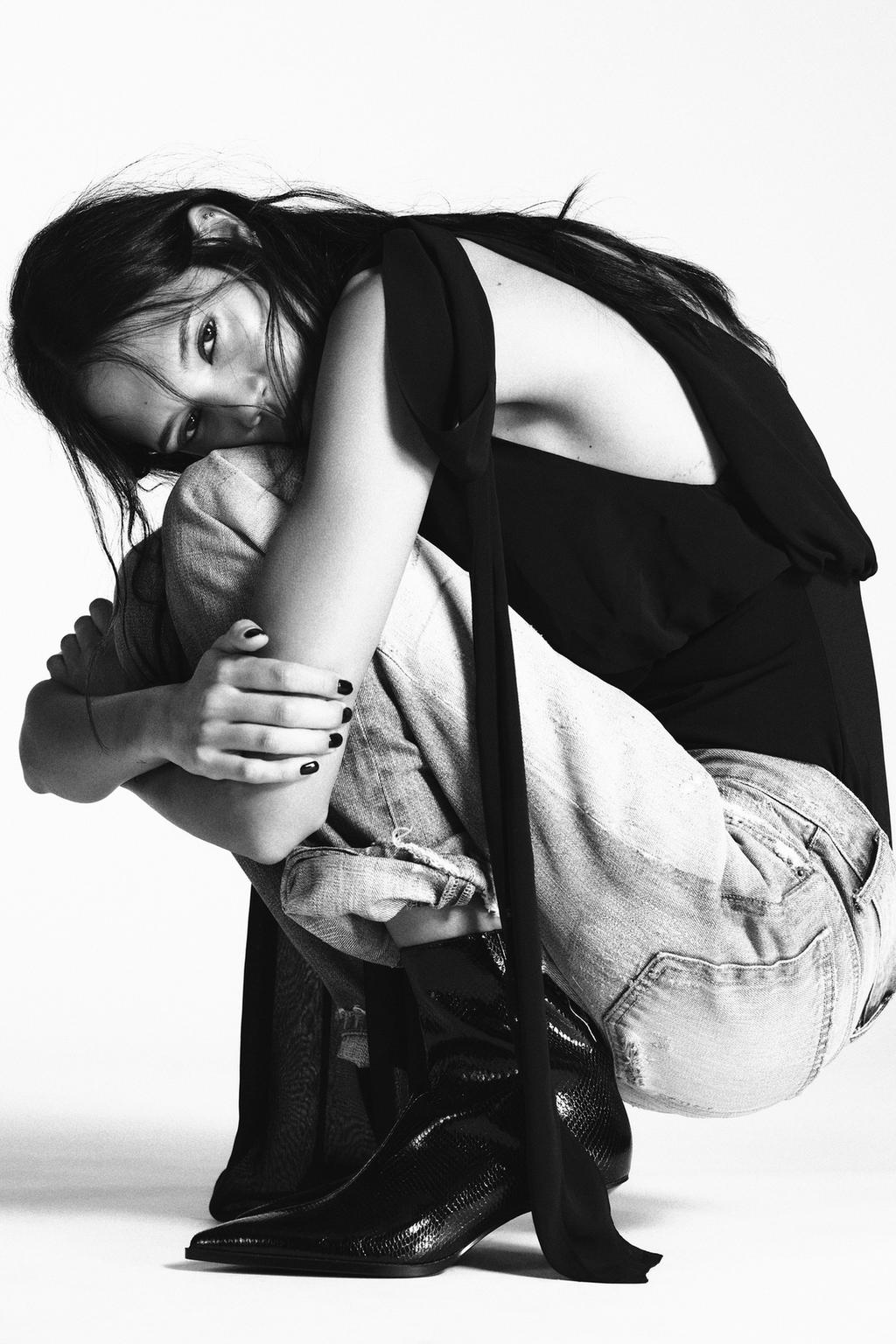 БОТИЛЬОНЫ НА КАБЛУКЕ С РЕЛЬЕФНЫМ УЗОРОМ