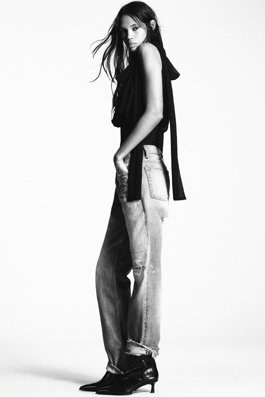 БОТИЛЬОНЫ НА КАБЛУКЕ С РЕЛЬЕФНЫМ УЗОРОМ