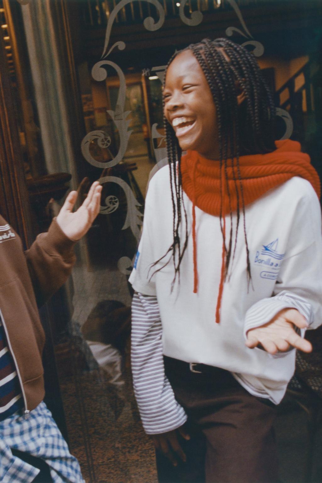 Футболка с принтом bonilla a la vista ® x zara