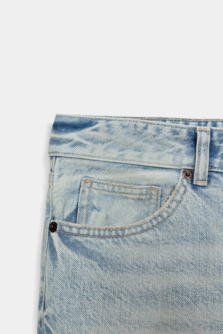 ДЖИНСЫ TRF С НИЗКОЙ ПОСАДКОЙ И ПРИНТОМ ГРИНЧ™