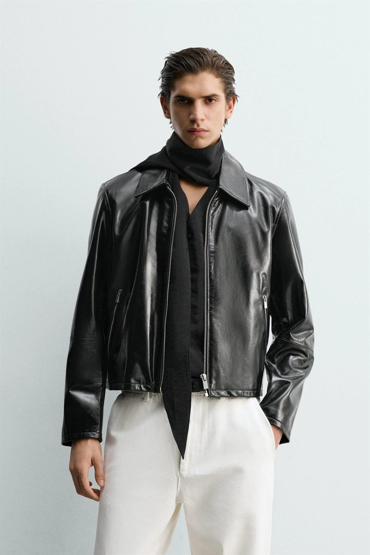 КУРТКА ИЗ БЛЕСТЯЩЕЙ КОЖИ