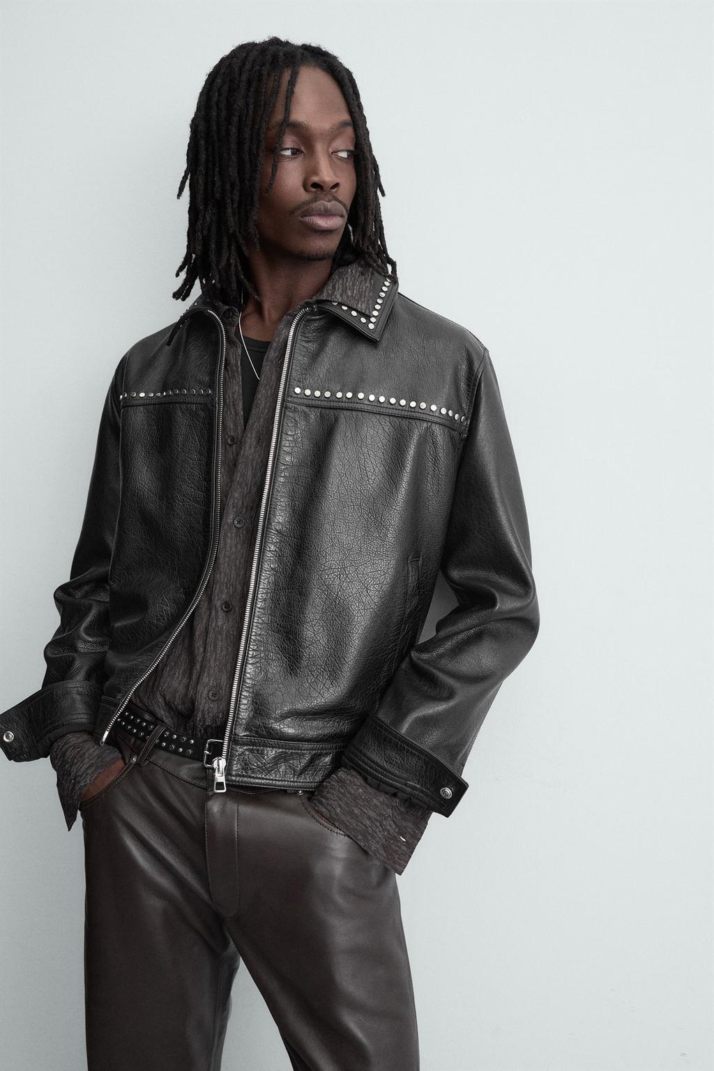 КОЖАНАЯ КУРТКА С ЗАКЛЕПКАМИ