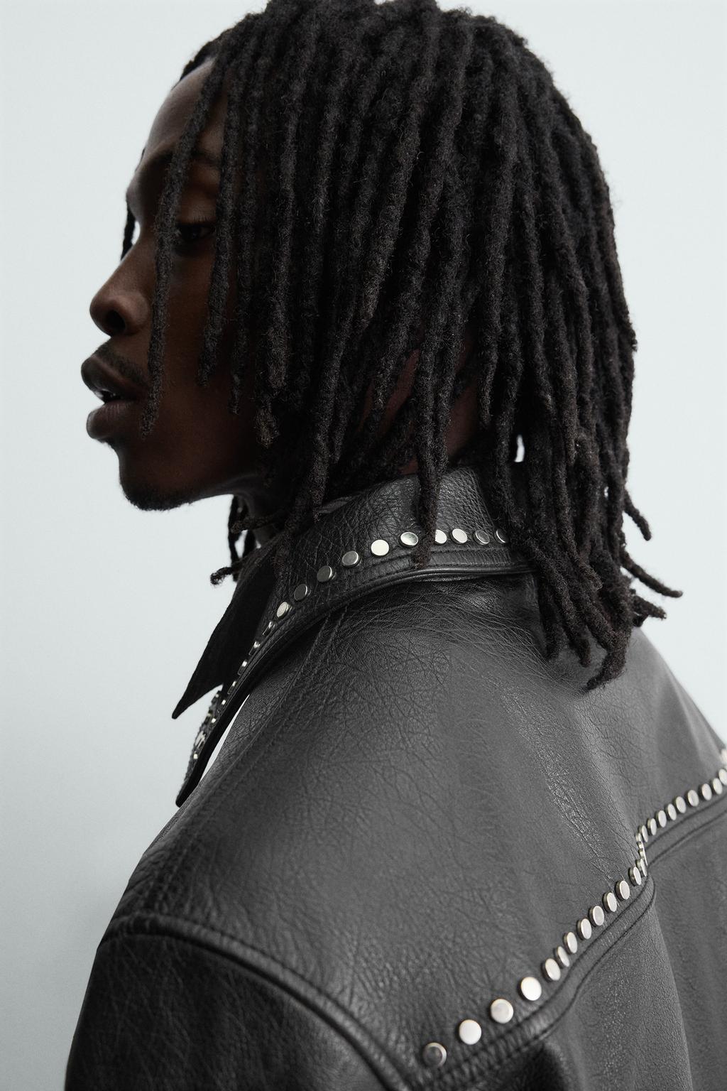 КОЖАНАЯ КУРТКА С ЗАКЛЕПКАМИ