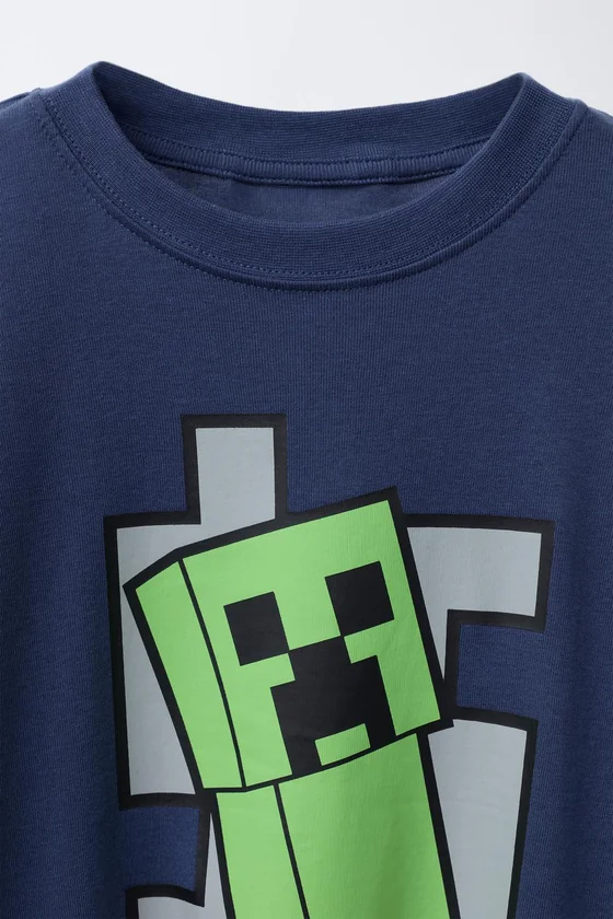 6-14 ЛЕТ/ПИЖАМА С ПРИНТОМ MINECRAFT © MOJANG AB. ™