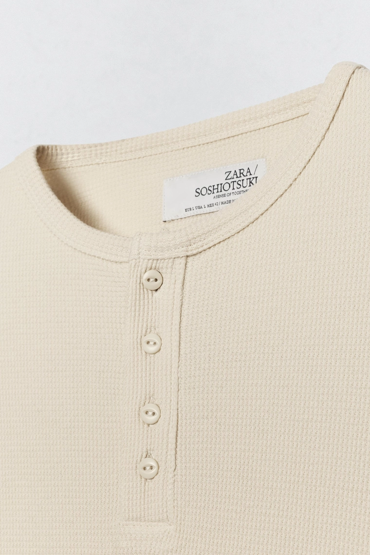 Футболка с гольфом в рубчик soshiotsuki x zara