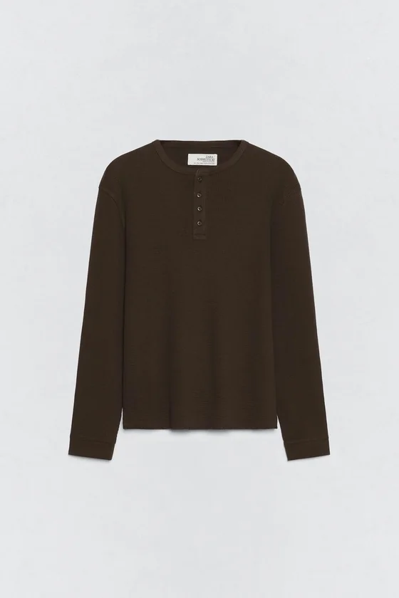 Мужская футболка с длинными рукавами и гофре от soshiotsuki x zara